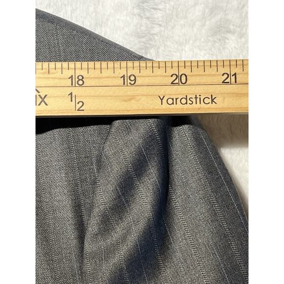 Hickey Freeman 44R 38x27 Gray with Ice Blue Multi-Stripe Quality Suit 3/2 Roll - Picture 9 of 16